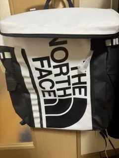 希少限定完売入手困難白ホワイト×黒ブラックノースフェイスヒューズ 