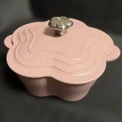 LE CREUSET ル・クルーゼ　ココット・フルール 20cm ピンク 花形のサムネイル