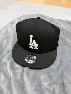 LAロゴ ブラック スナップバックキャップ