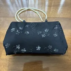 黒 花柄刺繍 クラッチバッグ