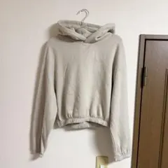 クロップドパーカー