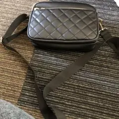 ブラック キルティング ショルダーバッグ