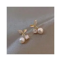 さくらんぼデザインピアス