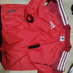 adidas 赤 ピステ・ウィンドブレーカー