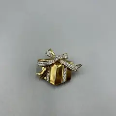 247ヴィンテージ　エレガントなプレゼントボックスブローチ