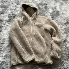 ベージュ フリースジャケット フード付き