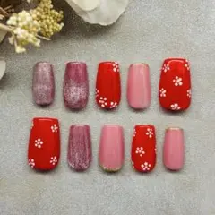 ショートバレリーナ　ネイルチップ｜レッド　花　苺　春ネイル　マグネットネイル