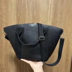 ハンドバッグ　斜めかけバッグ