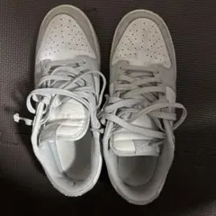 NIKE Dunk Low Grey White スニーカーのサムネイル