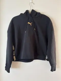 PUMA ブラック クロップドパーカー