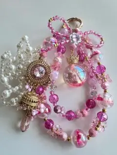 スマホストラップ ピンク ビーズ 大玉 蝶 ハンドストラップ