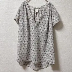エイチアンドエム ブラウス Vネック フレンチスリーブ 幾何学 44 XL