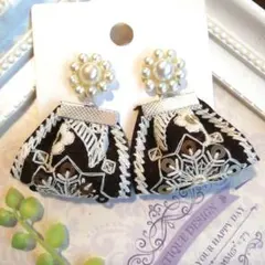 インド刺繍 焦げ茶白ピアス/イヤリング(　ハンドメイド)