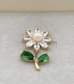 Free Angel 花 モチーフ ピンバッジ パール ストーン 緑 シルバー