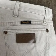 ライトベージュ ストレートレッグ デニム