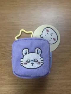 ちいかわカラビナ付き刺繍スクエアポーチ モモンガ