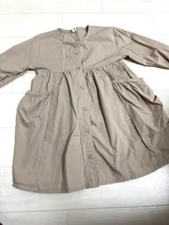 ベージュ 長袖 ワンピース ボタン付き