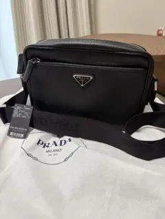 PRADA(プラダ) ブラックレザー ショルダーバッグ