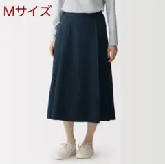 ◼︎無印良品◼︎高密度ツイル タックフレアスカート Mサイズのサムネイル