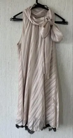 ストライプ ノースリーブ ワンピース ベージュ　シャンパンゴールド