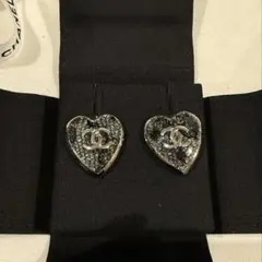 2026年最新】シャネルハートピアスの人気アイテム - メルカリ