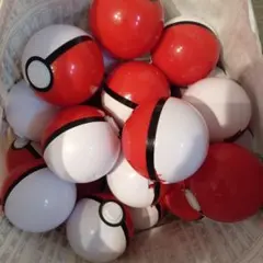 ポケパークカントー ピンズ モンスターボール40個プレミアボール4個 計