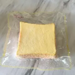 kikisquishy 粉付き2枚トースト 生クリーム風 スクイーズ XL