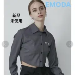 新品　EMODA エモダ　カットオフクロップドシャツ　長袖　未使用　レディースのサムネイル