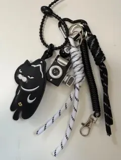 新品　黒猫ちゃん　じゃらじゃら　パラコート　スマホストラップイヤホンケース