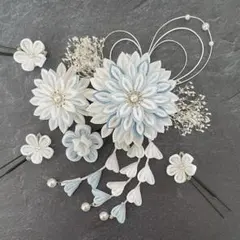 つまみ細工　髪飾り　✴︎花梨✴︎ホワイトブルー　成人式卒業式　No.424再販20