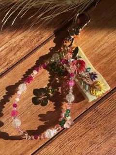 手作りビーズチャーム 花モチーフ