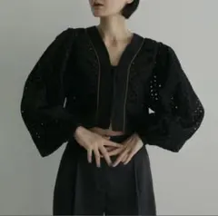 新品　anuke Volume Cutwork Blouse ブラック