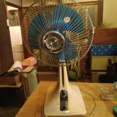 昭和レトロ HITACHI 扇風機 H-653 レトロ扇風機！Hitachi 30CM Desk Fan H-653 - メルカリ