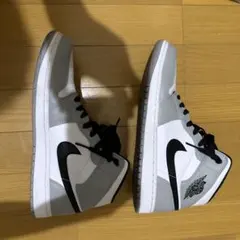 Nike Air Jordan 1 Mid ホワイト/グレー/ブラック