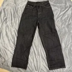 ストレートジーンズ