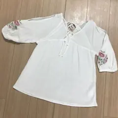 earth music&ecology 肩出しトップス 花刺繍 7分袖