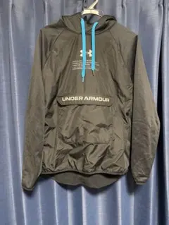 アンダーアーマー　ウインドブレイカー