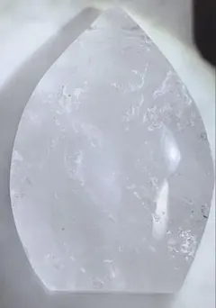 k*u様 水晶 クリアクォーツ クリスタル 天然石 カービング たけのこ 自立