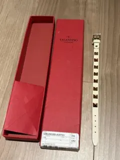VALENTINO ロックスタッズ レザー ブレスレット アイボリー レディースのサムネイル