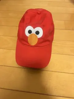エルモ 赤 キャップ