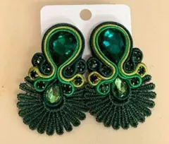 Item thumbnail for item 8f8dba4c-d8ce-4c8d-abfd-a3516b84aa40