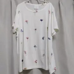 【新品・タグ付き】ジェラートピケ　半袖Tシャツ　ホワイトに花柄　FREEサイズのサムネイル