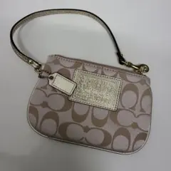 ま*ん様 COACH コーチ シグネチャー リストレット ポーチ ゴールド