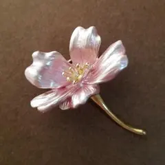 桜のブローチ