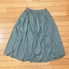 UNIQLO オリーブグリーン フレアスカート