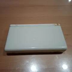 ニンテンドーDS Lite ホワイト 本体とカセット７セット