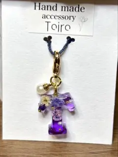 ハンドメイド　アルファベット　キーホルダー　レジン　イニシャル　花　小ぶり　紫T