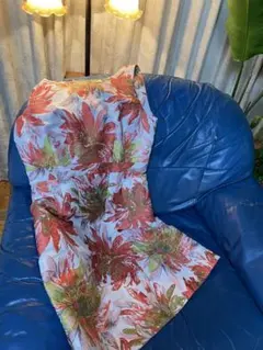 ローラアシュレイ　　夏の鮮やかなノースリーブ花柄ワンピ