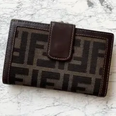 フェンディ　ズッカ柄　がま口財布 中古・古着通販】FENDI (フェンディ) ズッカ柄 がま口コンパクト