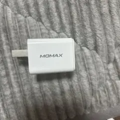 MOMAX USB電源アダプタ 2ポート 本体